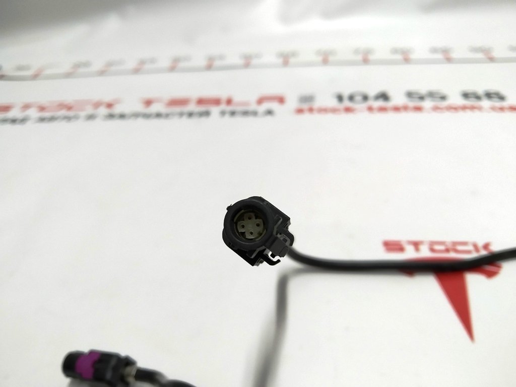 1 Cable HSD MCU TO IC Tesla model S 1004422-00-G